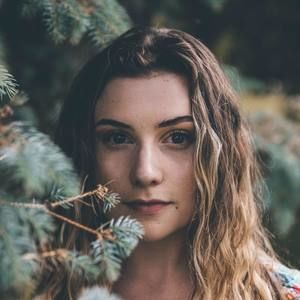 Meet your Posher, Kira